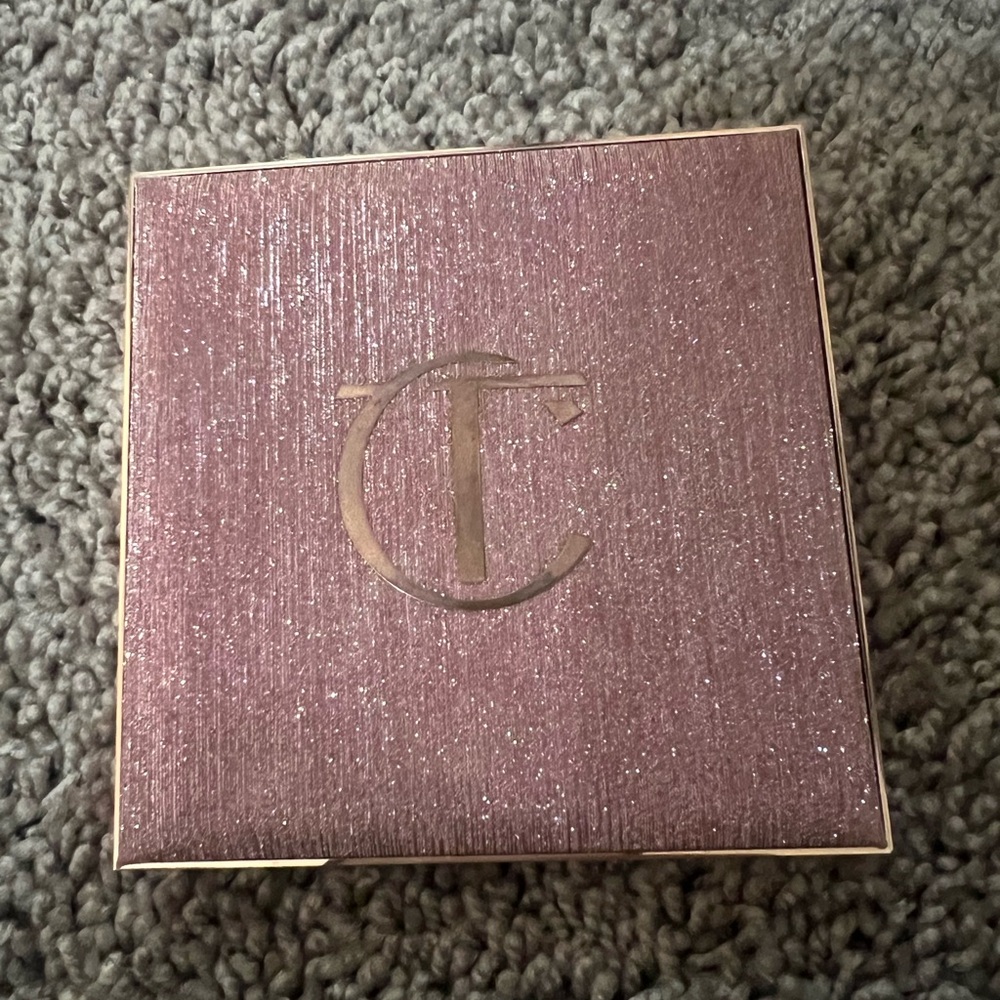 Charlotte Tilbury Hollywood Instant Look Palette - in shade light to medium